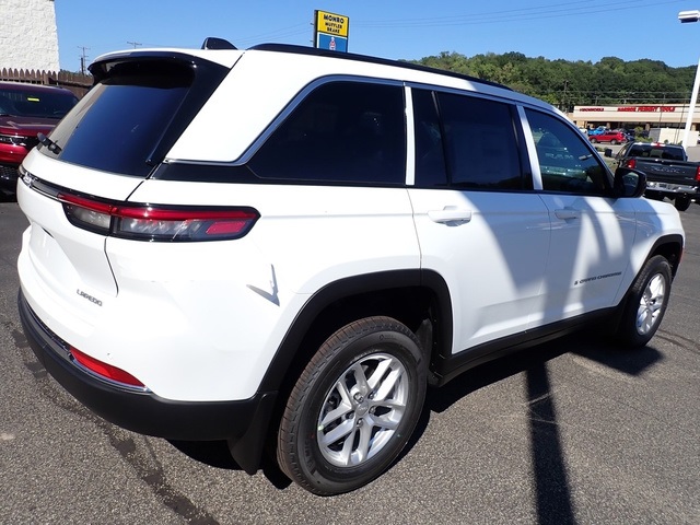 2025 Jeep Grand Cherokee Laredo photo 5