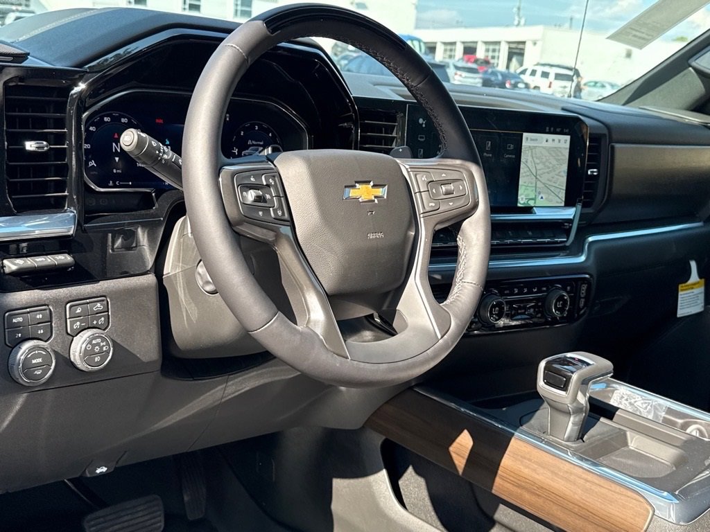2026 Chevrolet Silverado 1500 High Country photo 2