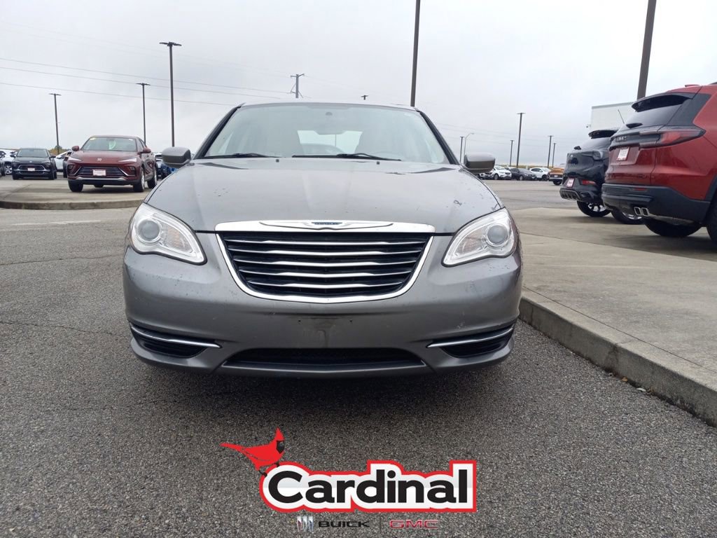 2011 Chrysler 200 Touring photo 14