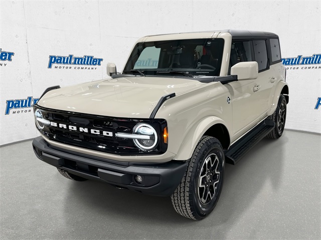 2025 Ford Bronco 4-Door Outer Banks's photo