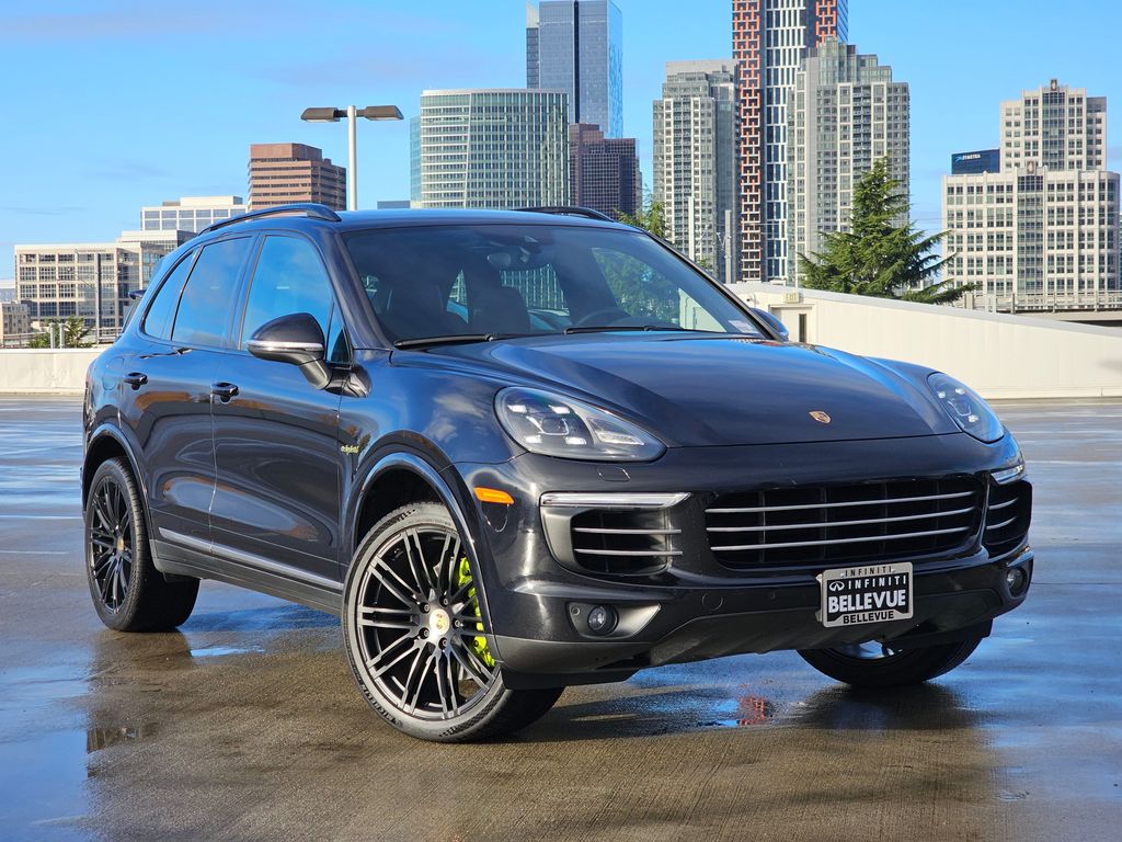 2017 Porsche Cayenne S E-Hybrid's photo