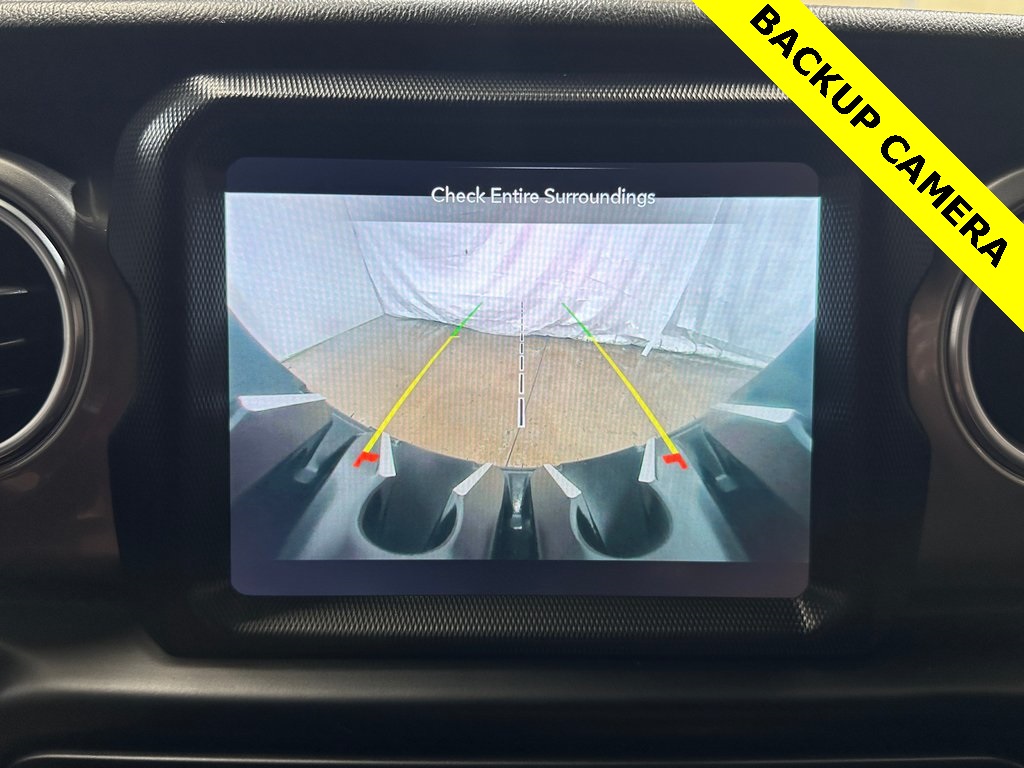 2020 Jeep Wrangler Unlimited Sahara photo 18