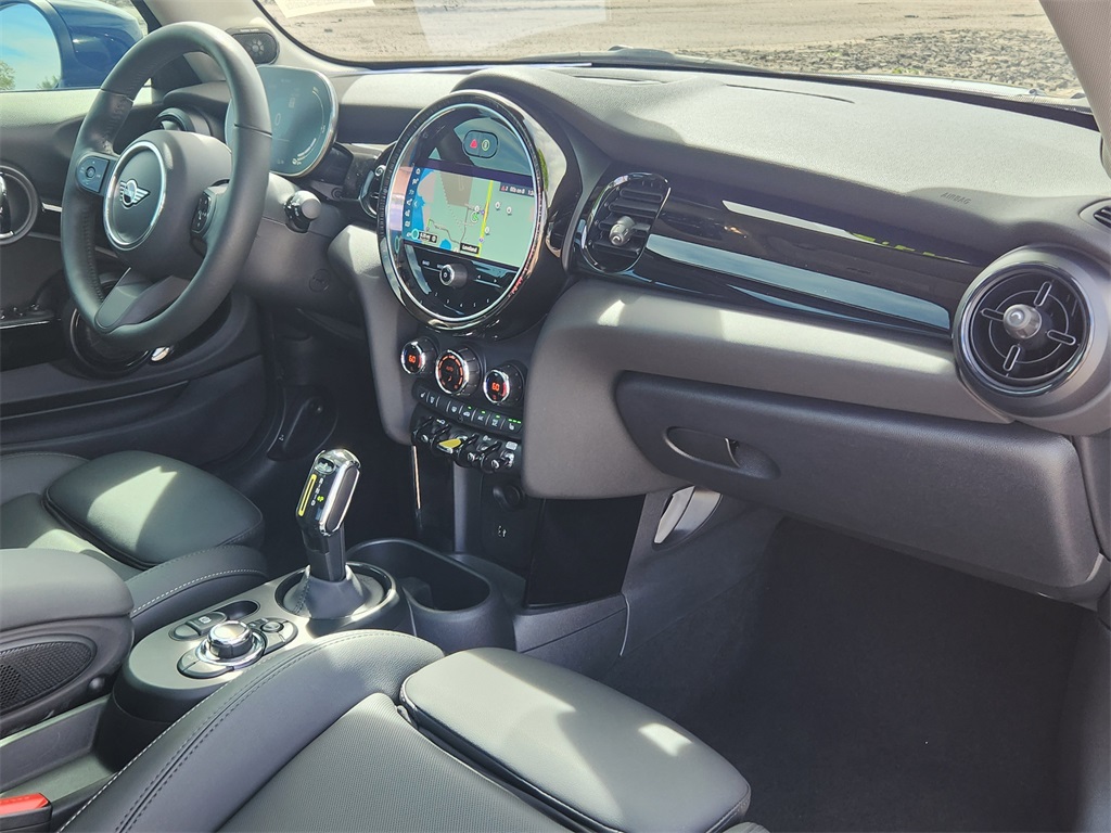 2024 Mini Cooper 2 Door Hardtop SE photo 13