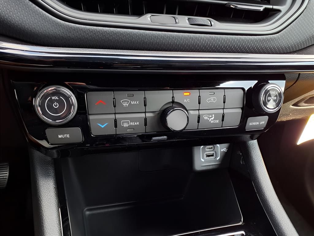 2026 Jeep Compass Latitude Altitude photo 9