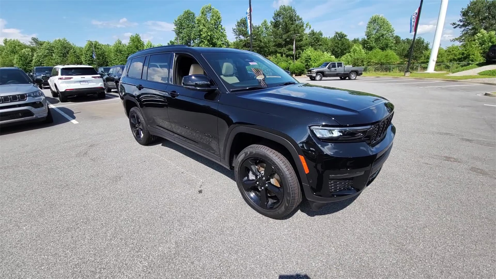 2025 Jeep Grand Cherokee Limited photo 4