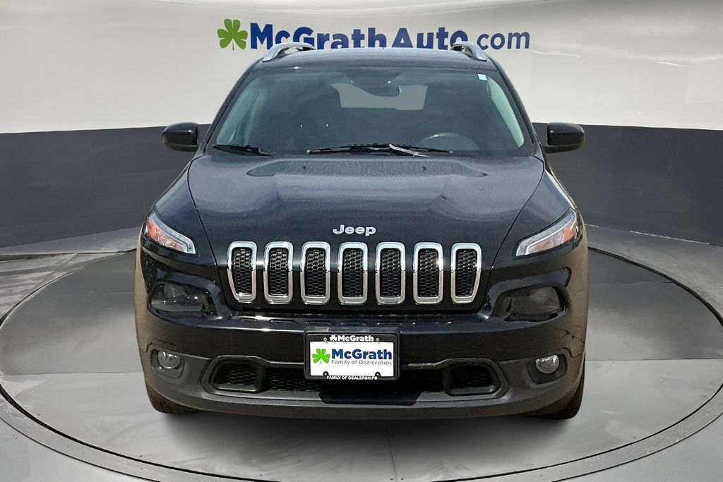 2016 Jeep Cherokee Latitude photo 2