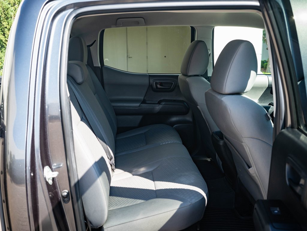 2022 Toyota Tacoma SR photo 31