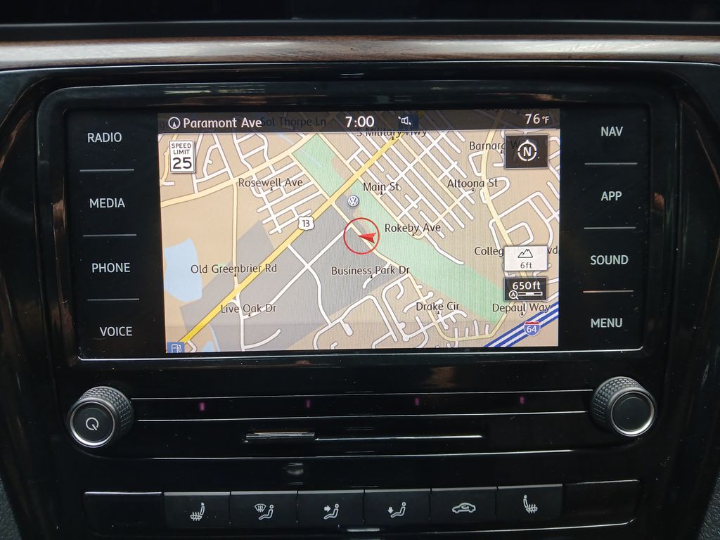 2020 Volkswagen Passat 2.0T SEL photo 19