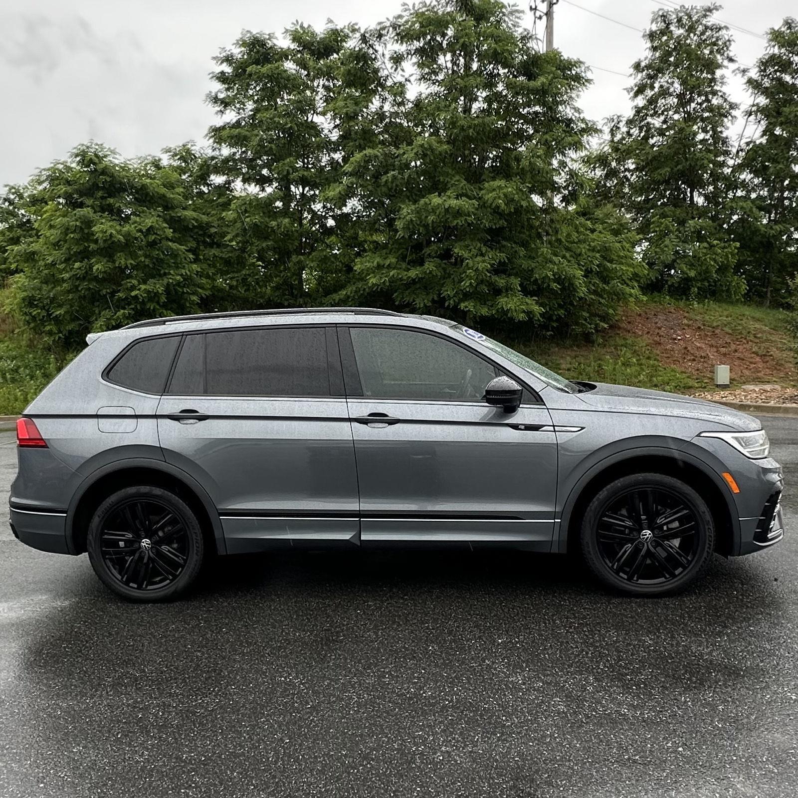 2022 Volkswagen Tiguan SE R-Line Black photo 6