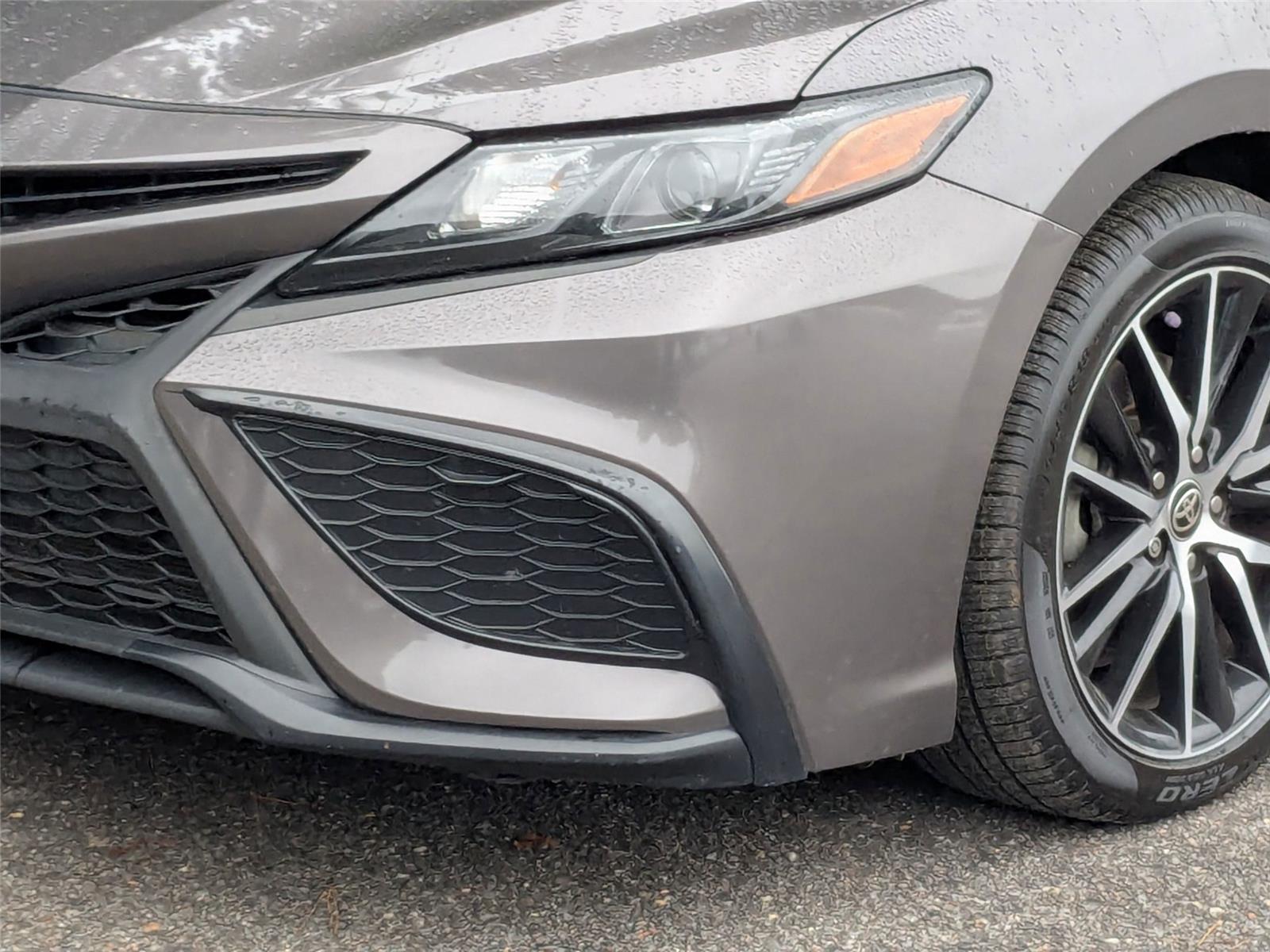 2022 Toyota Camry SE photo 2