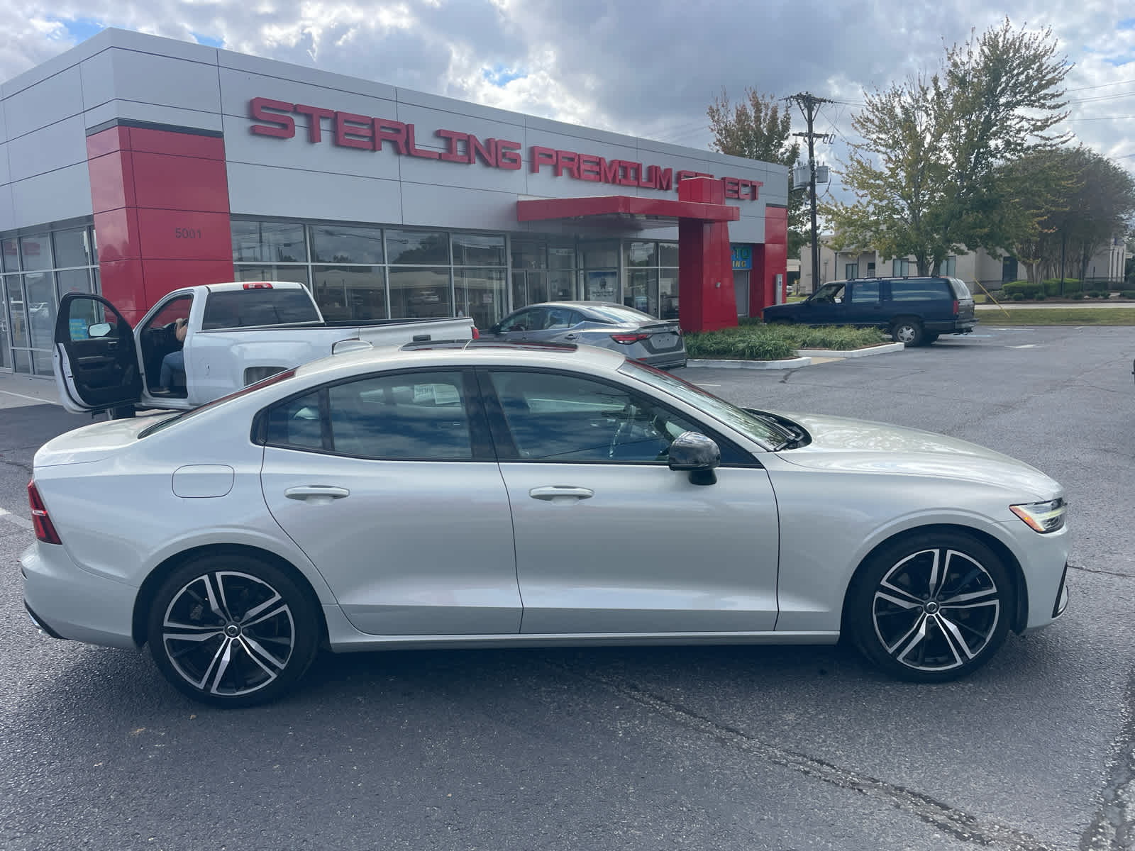 2020 Volvo S60 R-Design