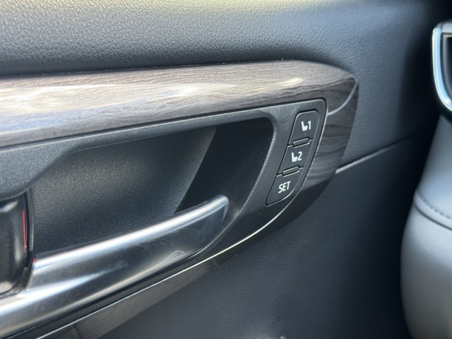 2021 Toyota Highlander Limited photo 12