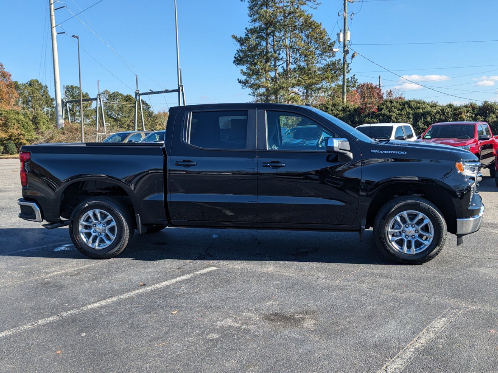 2025 Chevrolet Silverado 1500 LT photo 3