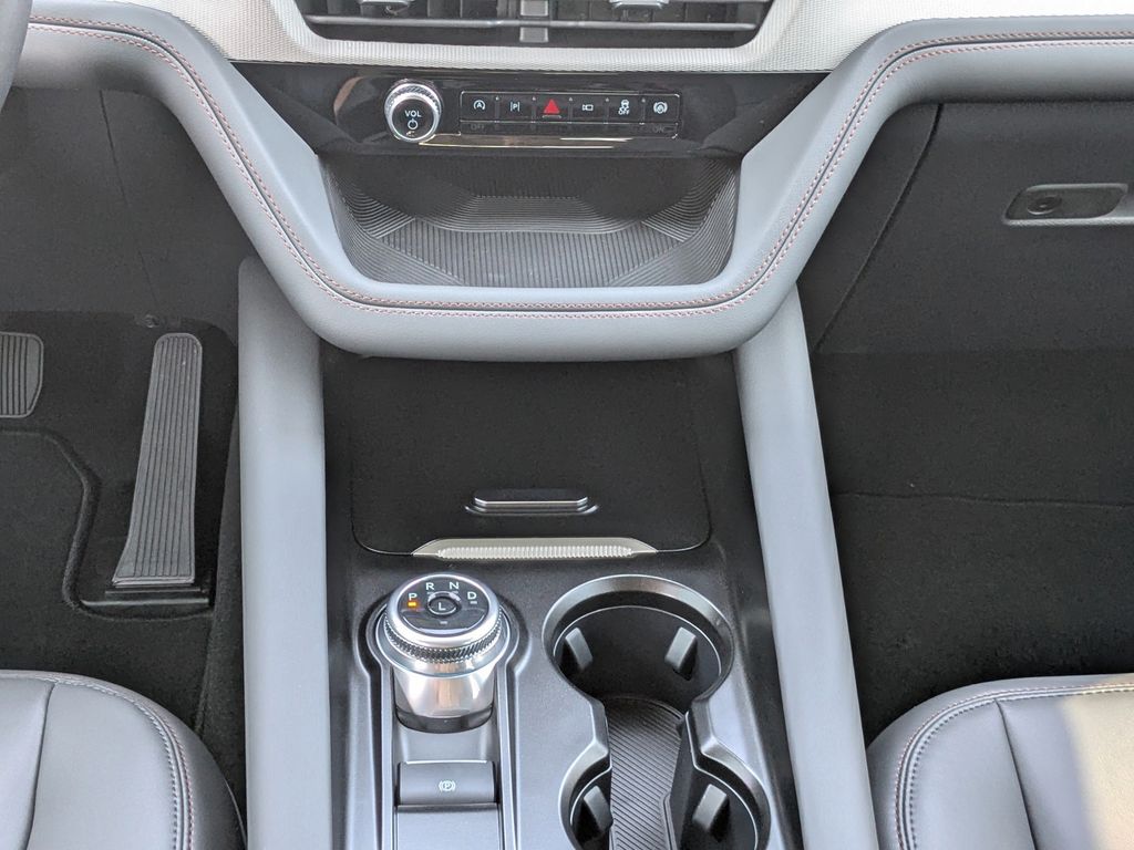 2025 Ford Explorer photo 20