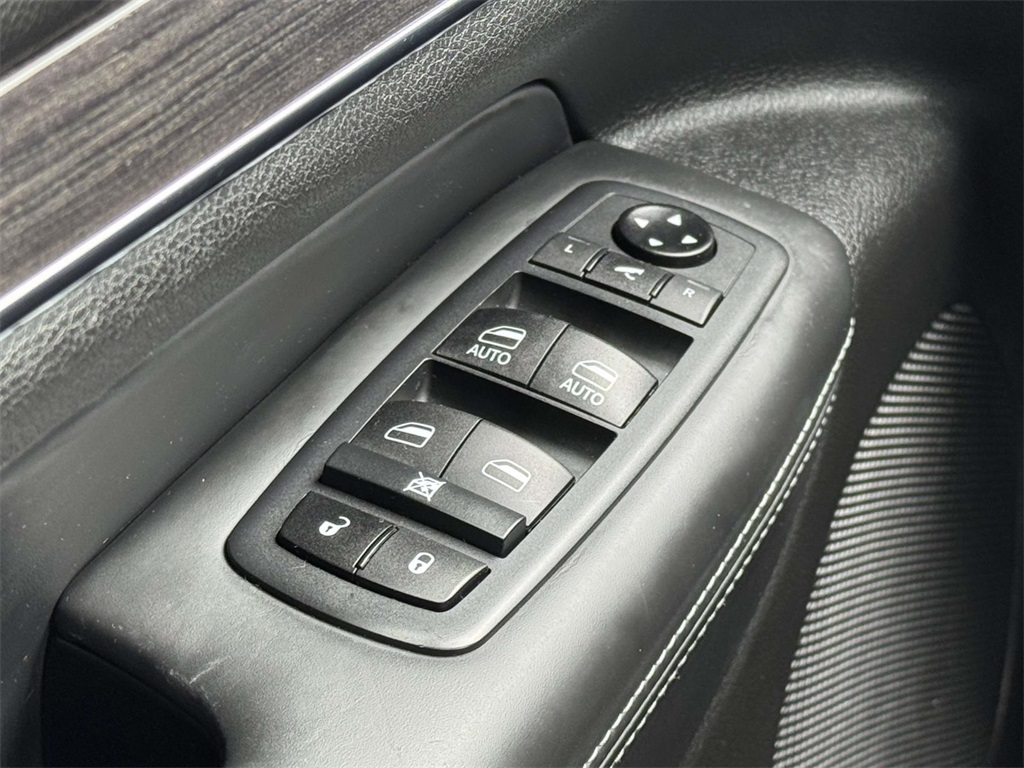 2020 Jeep Grand Cherokee Overland photo 26