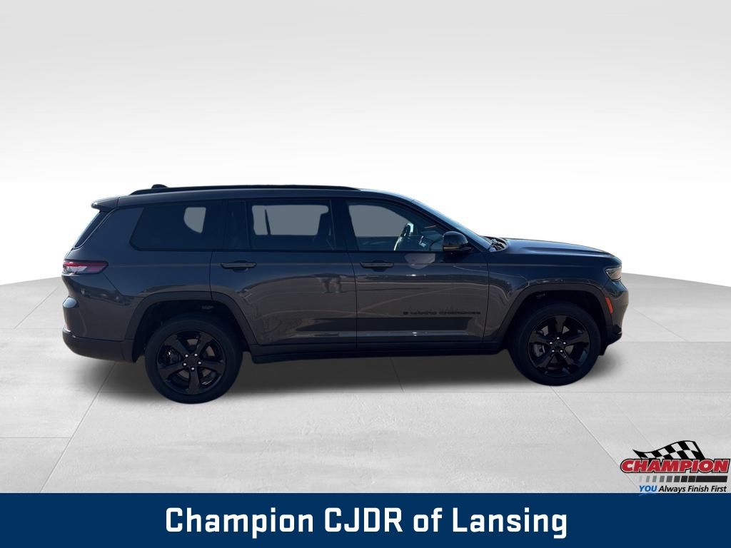 2022 Jeep Grand Cherokee Altitude photo 9