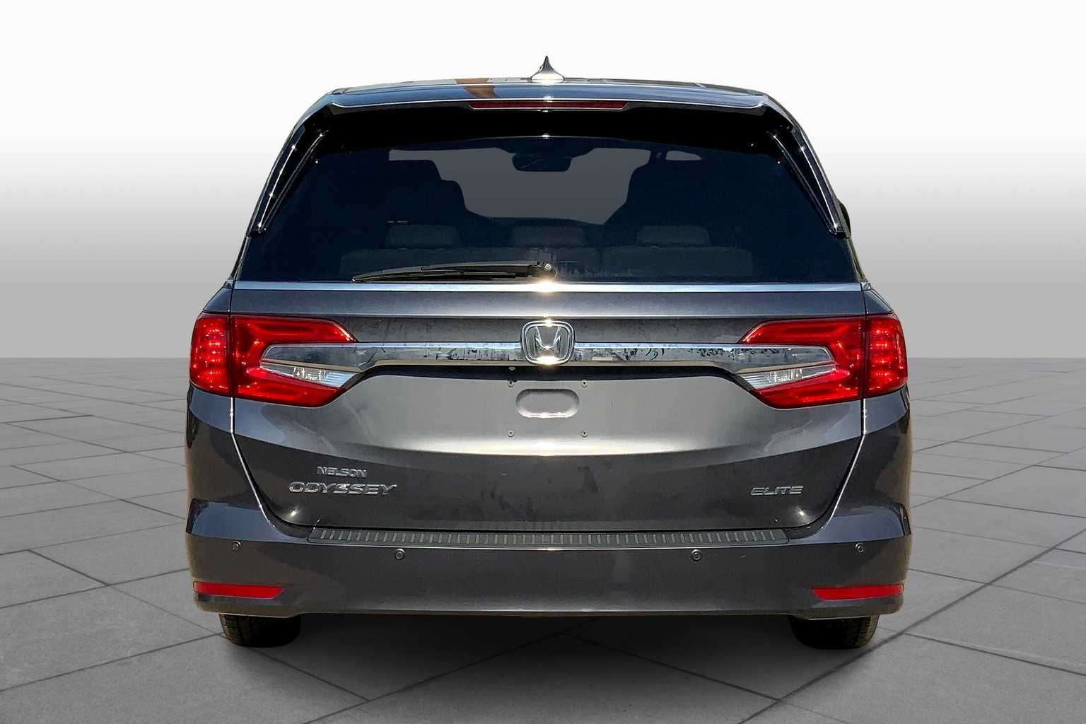 2018 Honda Odyssey Elite photo 4