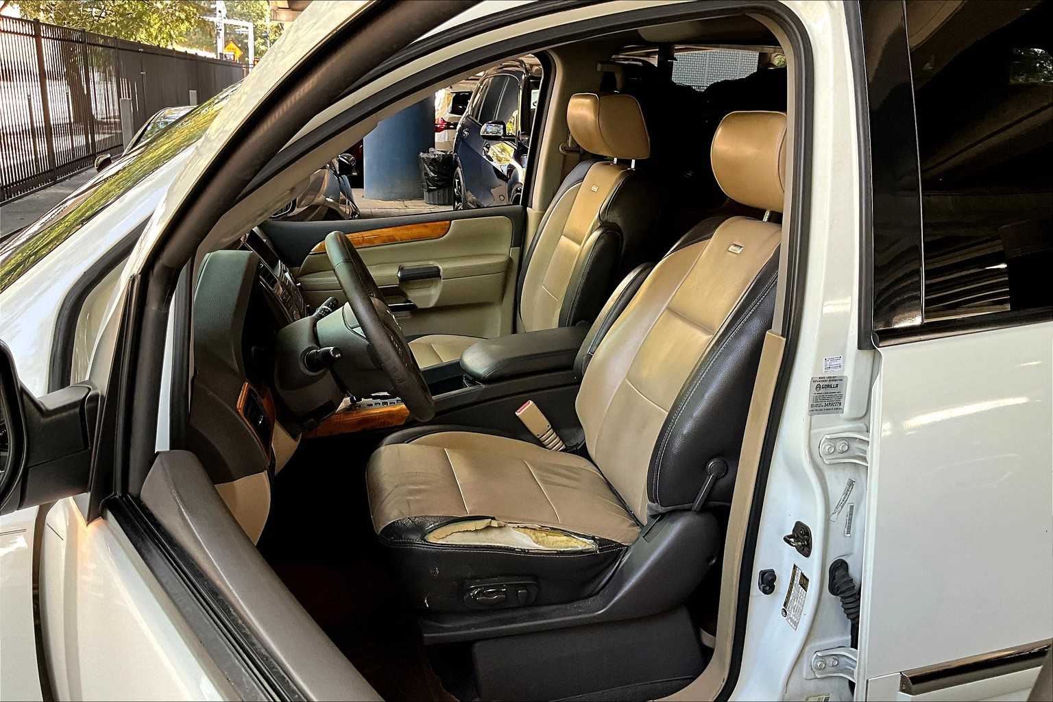 2014 Nissan Armada Platinum photo 6