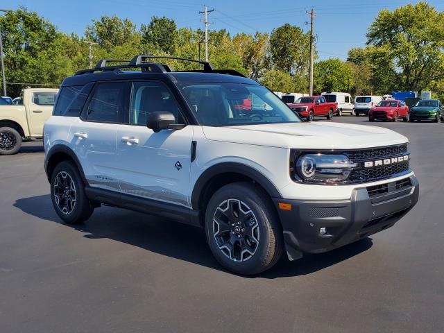 2025 Ford Bronco Sport Outer Banks photo 2