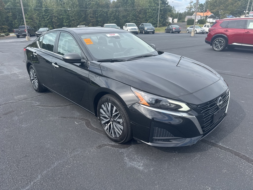2024 Nissan Altima 2.5 SV photo 2