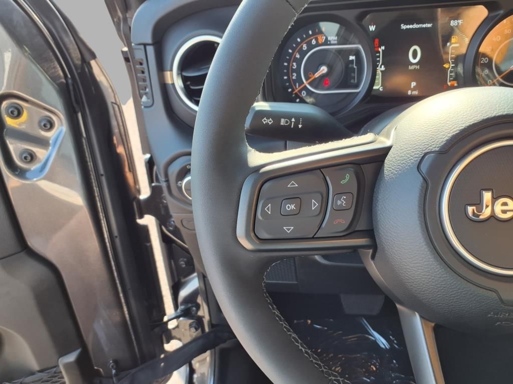 2025 Jeep Gladiator Sport photo 8