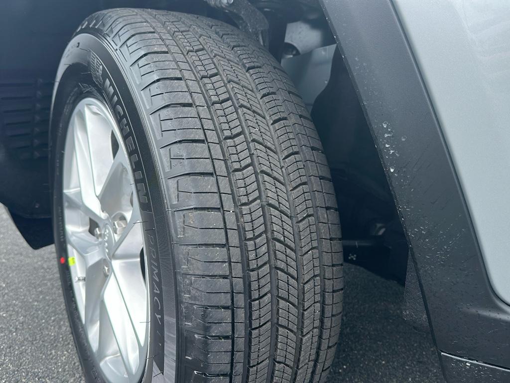 2025 Jeep Grand Cherokee Laredo X photo 12