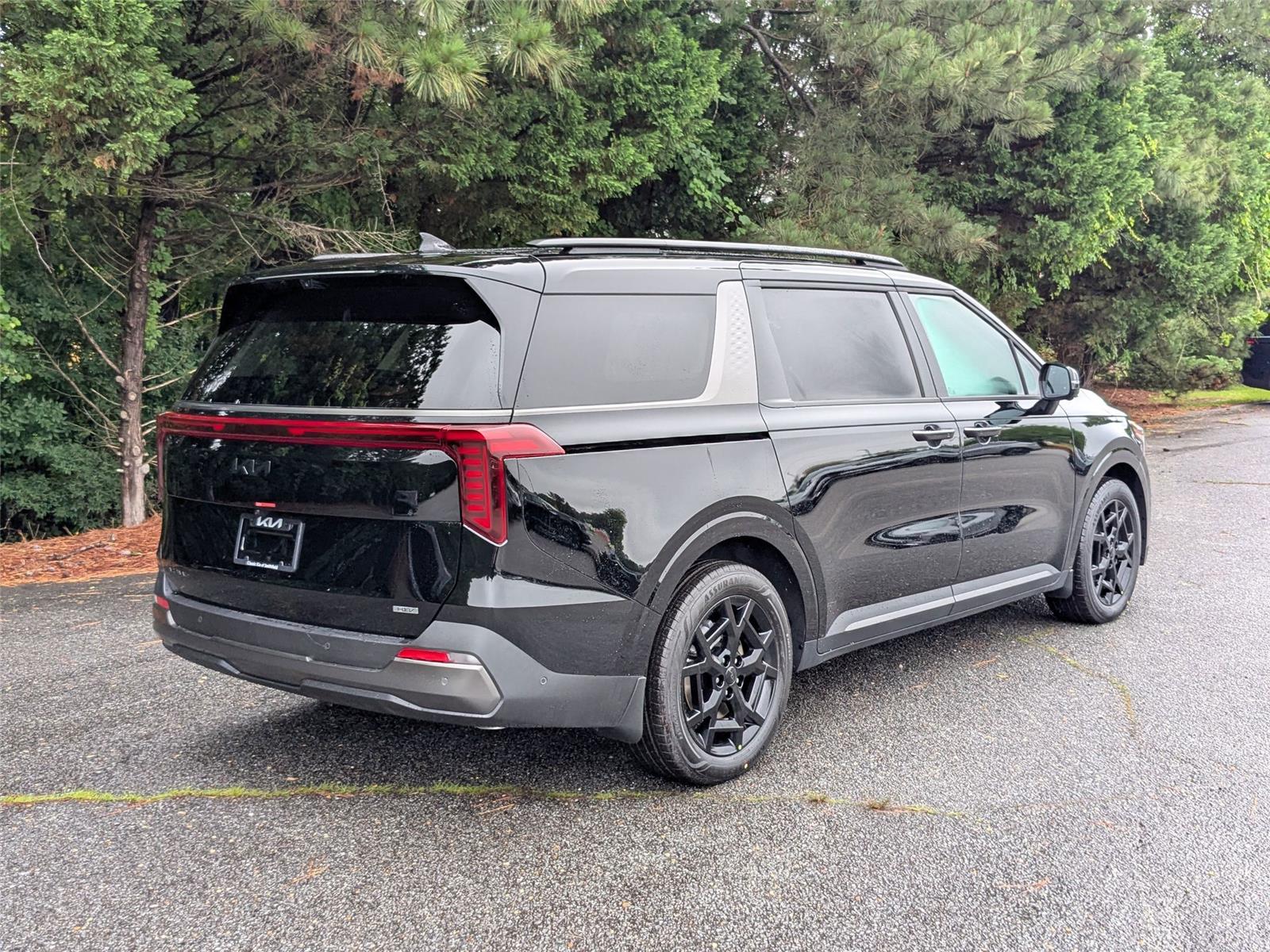 2025 Kia Carnival SX photo 5