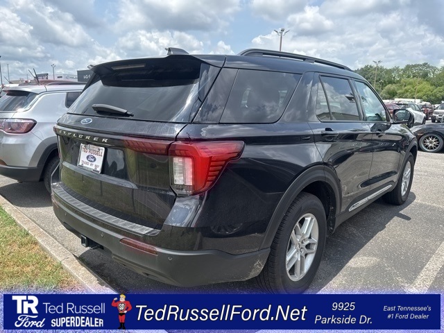 2025 Ford Explorer photo 2