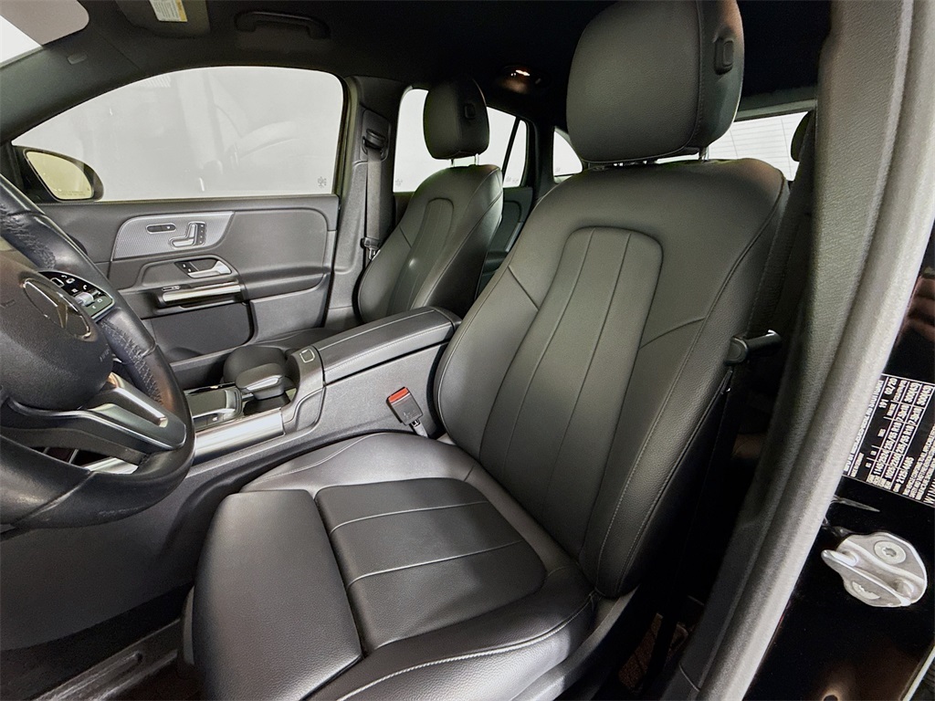 2021 Mercedes Benz GLA 250 4MATIC photo 4