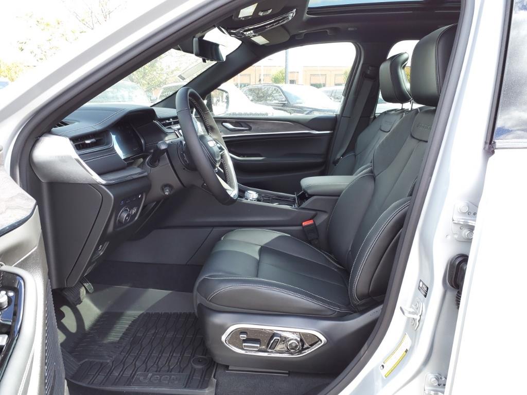 2024 Jeep Cherokee Overland 4xe photo 5