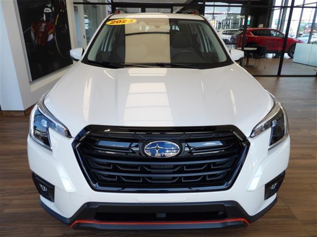 2023 Subaru Forester Sport photo 2