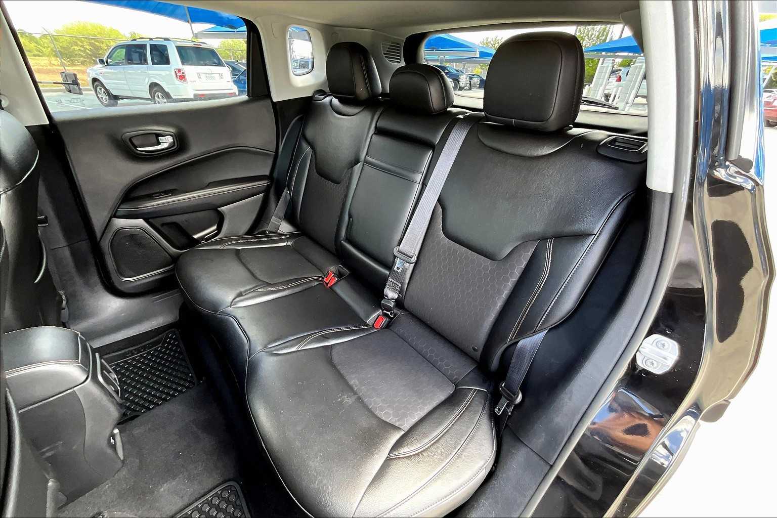 2018 Jeep Compass Latitude photo 18