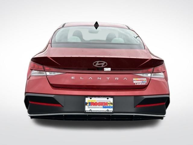 2025 Hyundai Elantra Limited photo 4
