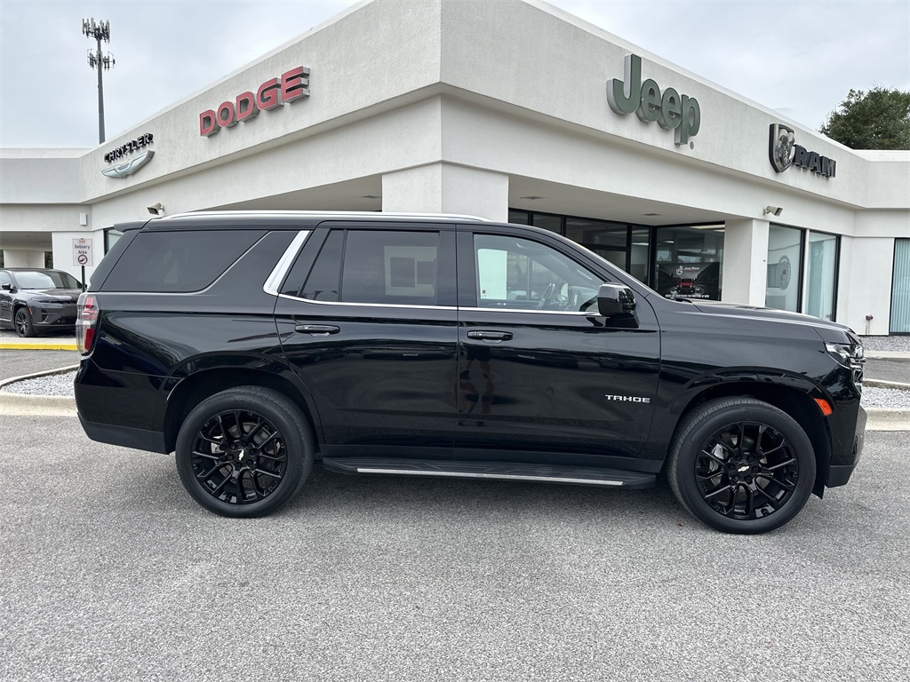 2022 Chevrolet Tahoe LS photo 2