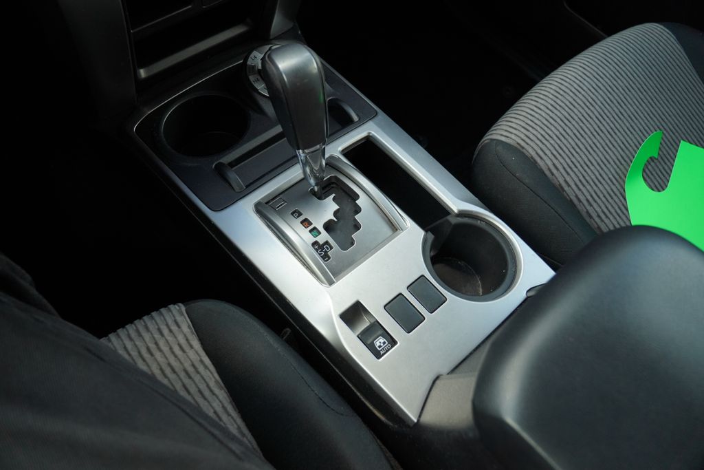 2016 Toyota 4Runner SR5 photo 16