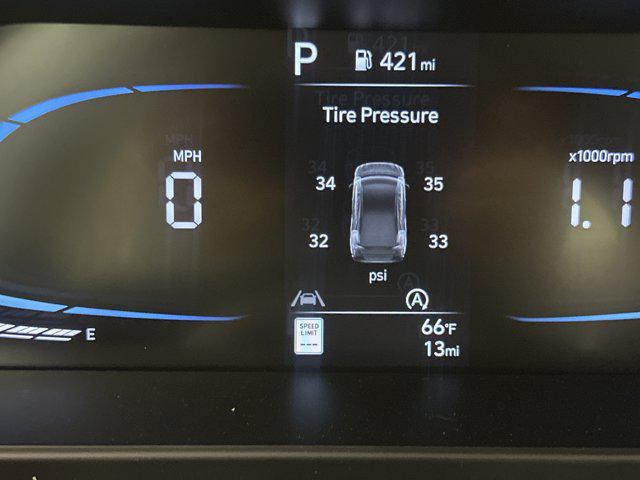 2025 Hyundai Elantra SE photo 11
