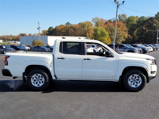 2026 Nissan Frontier Crew Cab S photo 2