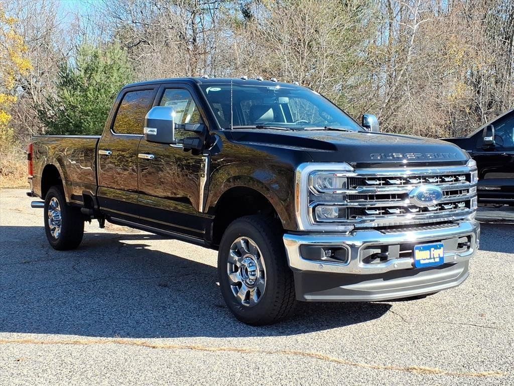 2026 Ford F-350 Super Duty Lariat's photo