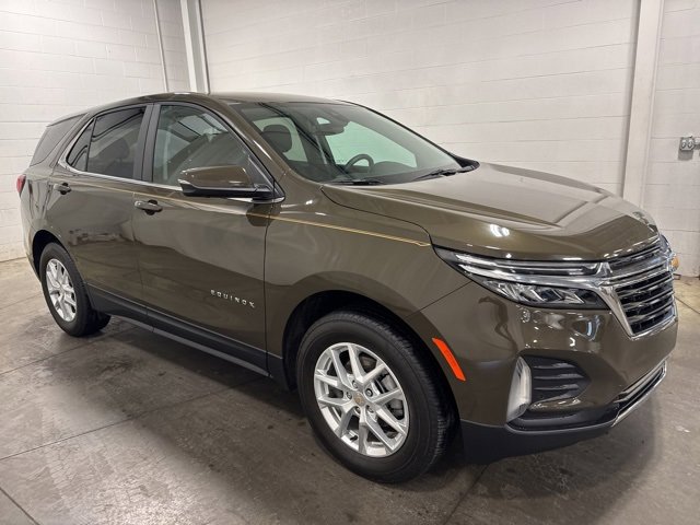 2024 Chevrolet Equinox LT photo 3