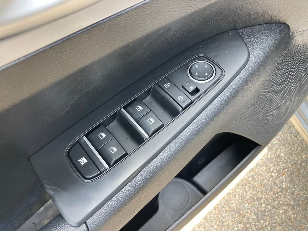 2023 Kia Forte LXS photo 11