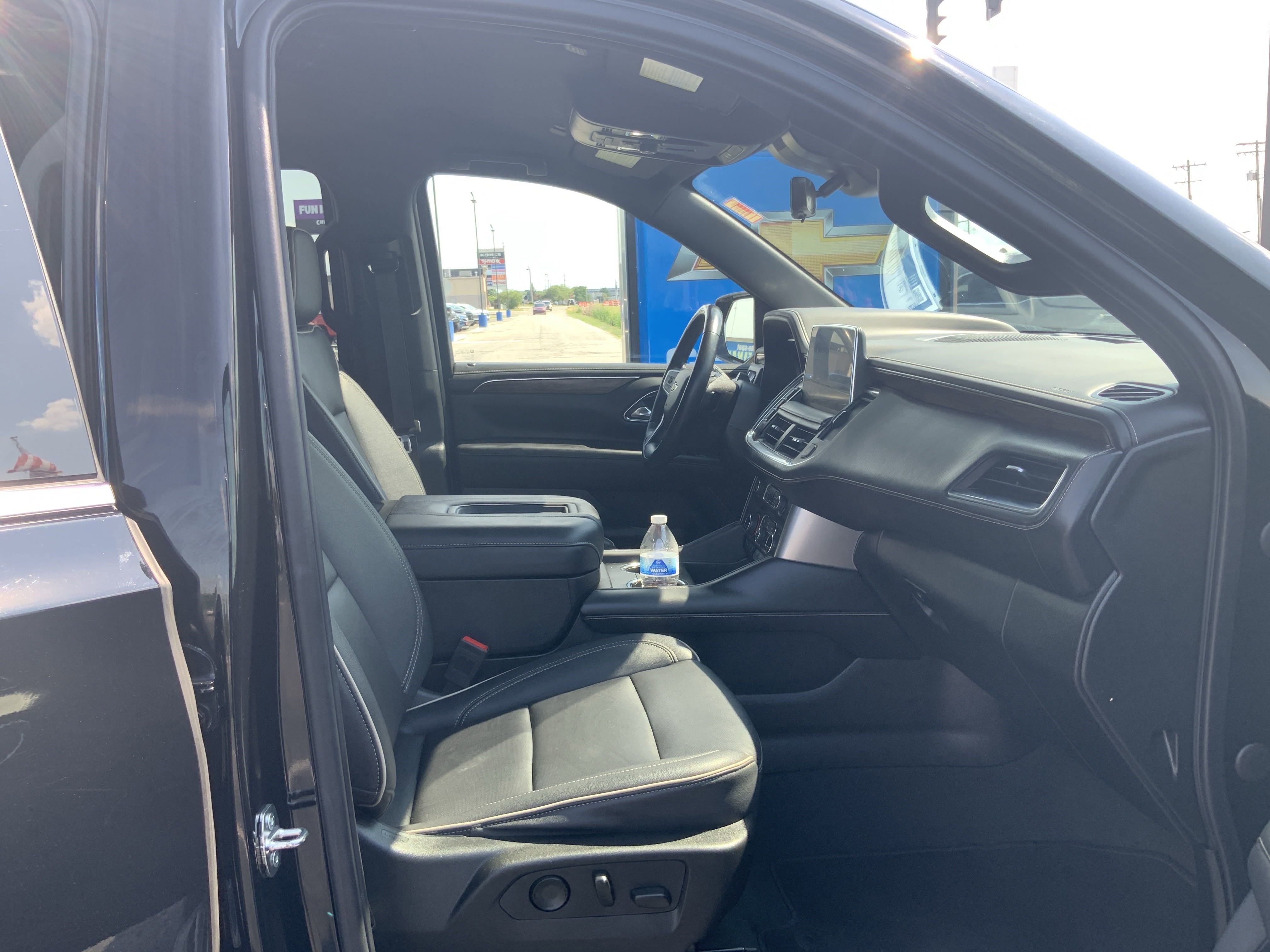 2023 Chevrolet Tahoe Premier photo 11