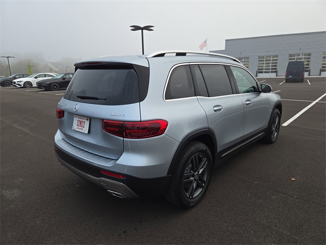 2026 Mercedes Benz GLB 250 4MATIC photo 3