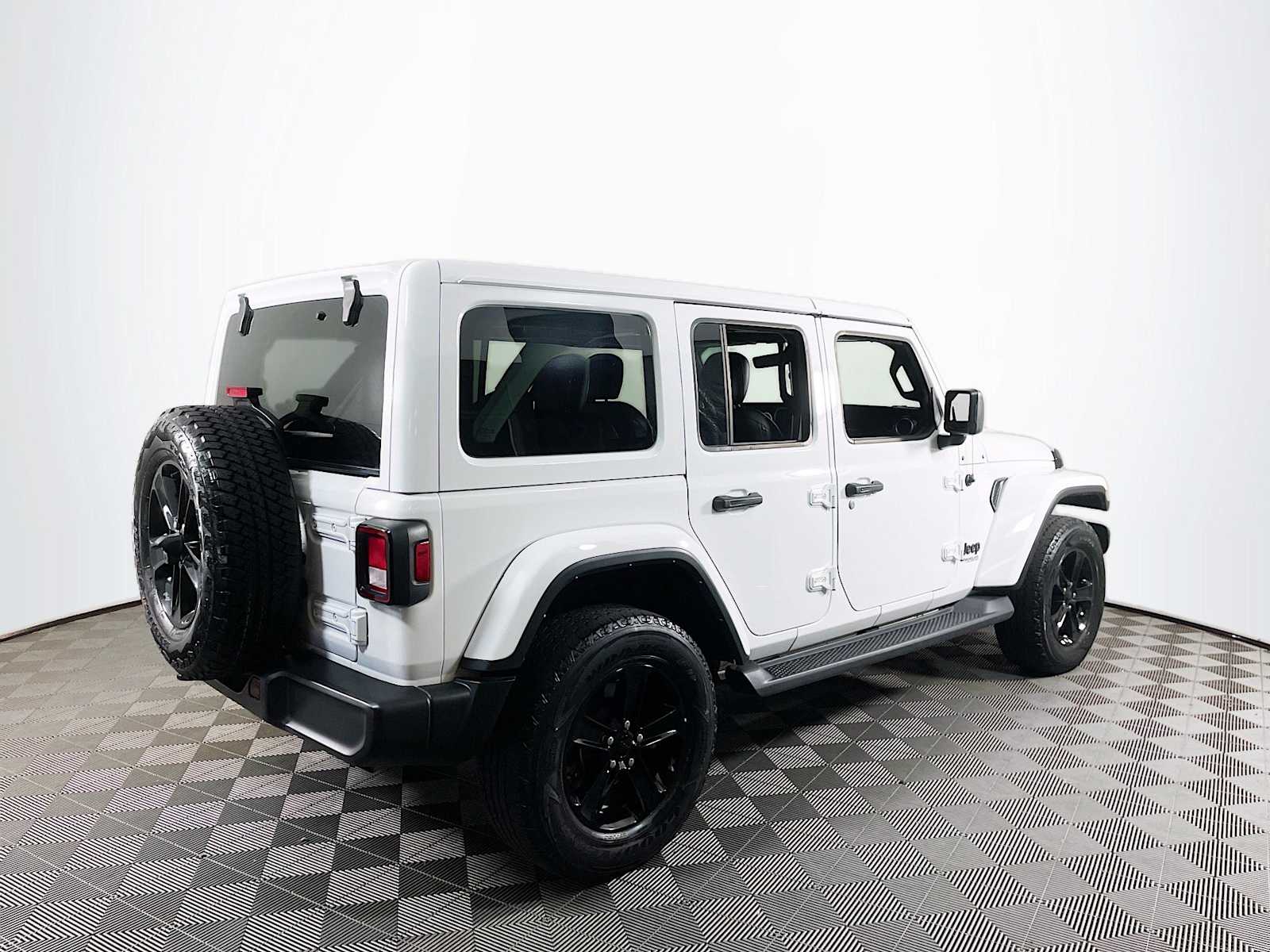 2022 Jeep Wrangler Unlimited Sahara Altitude photo 4