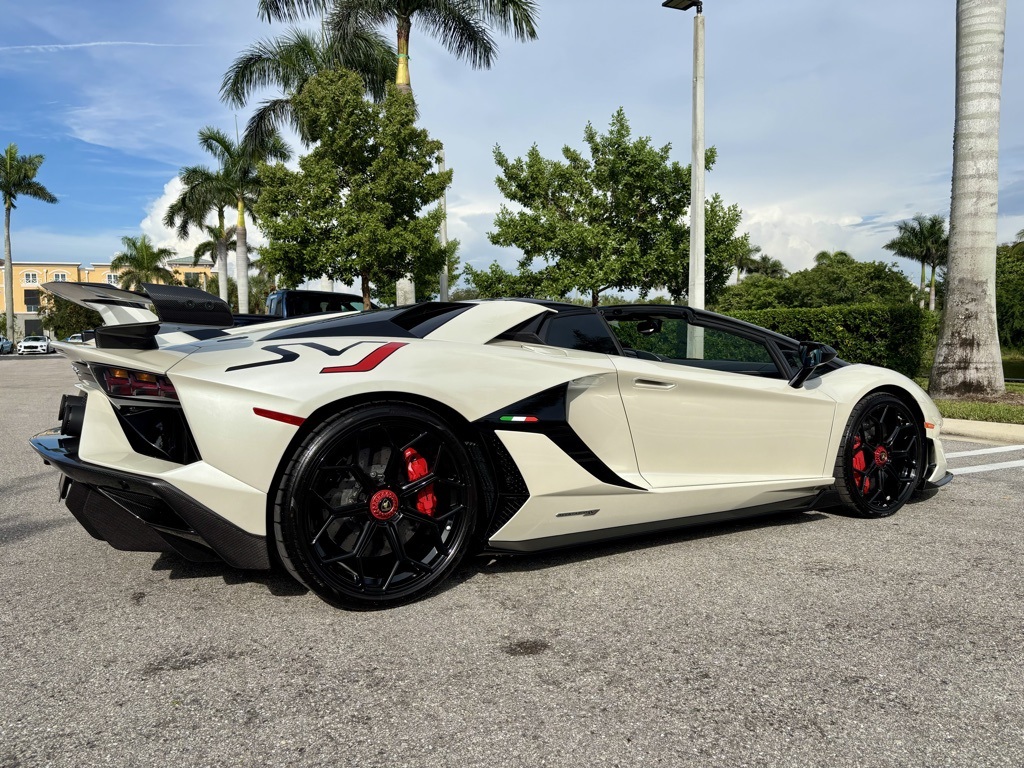 2020 Lamborghini Aventador SVJ Roadster photo 32