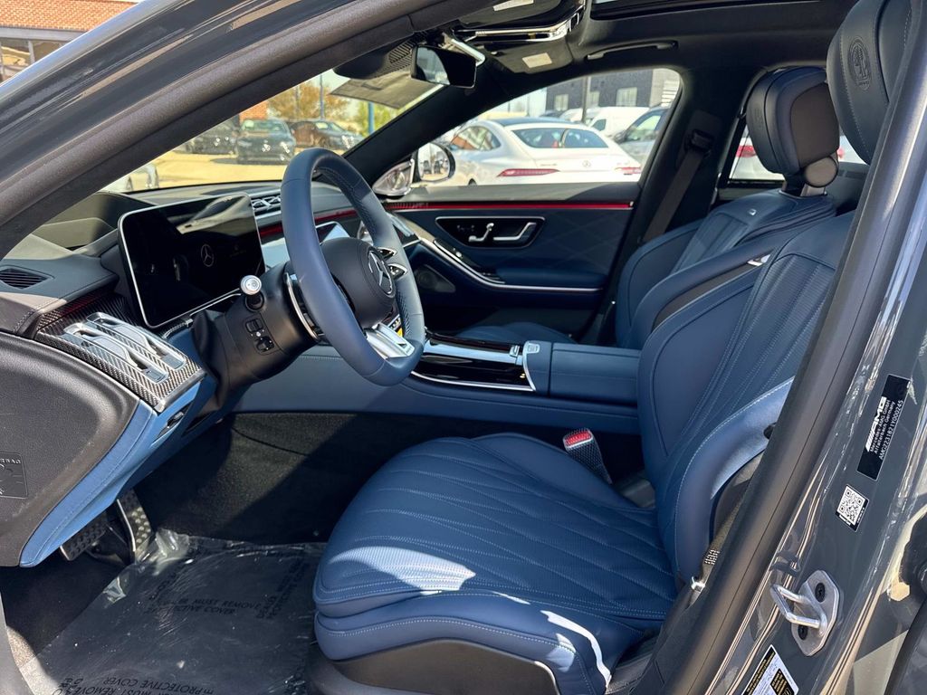 2025 Mercedes Benz S 63 e photo 18