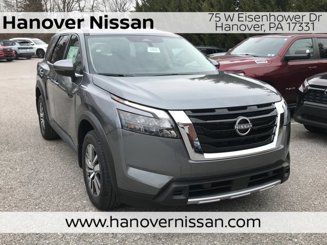 2025 Nissan Pathfinder SL's photo