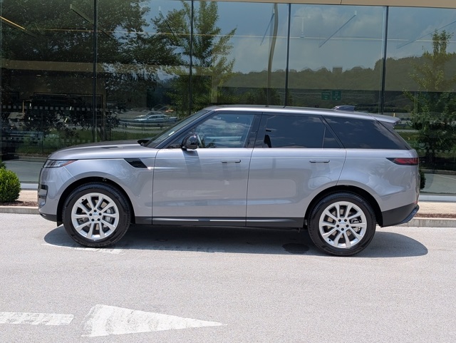 2025 Land Rover Range Rover Sport SE photo 2