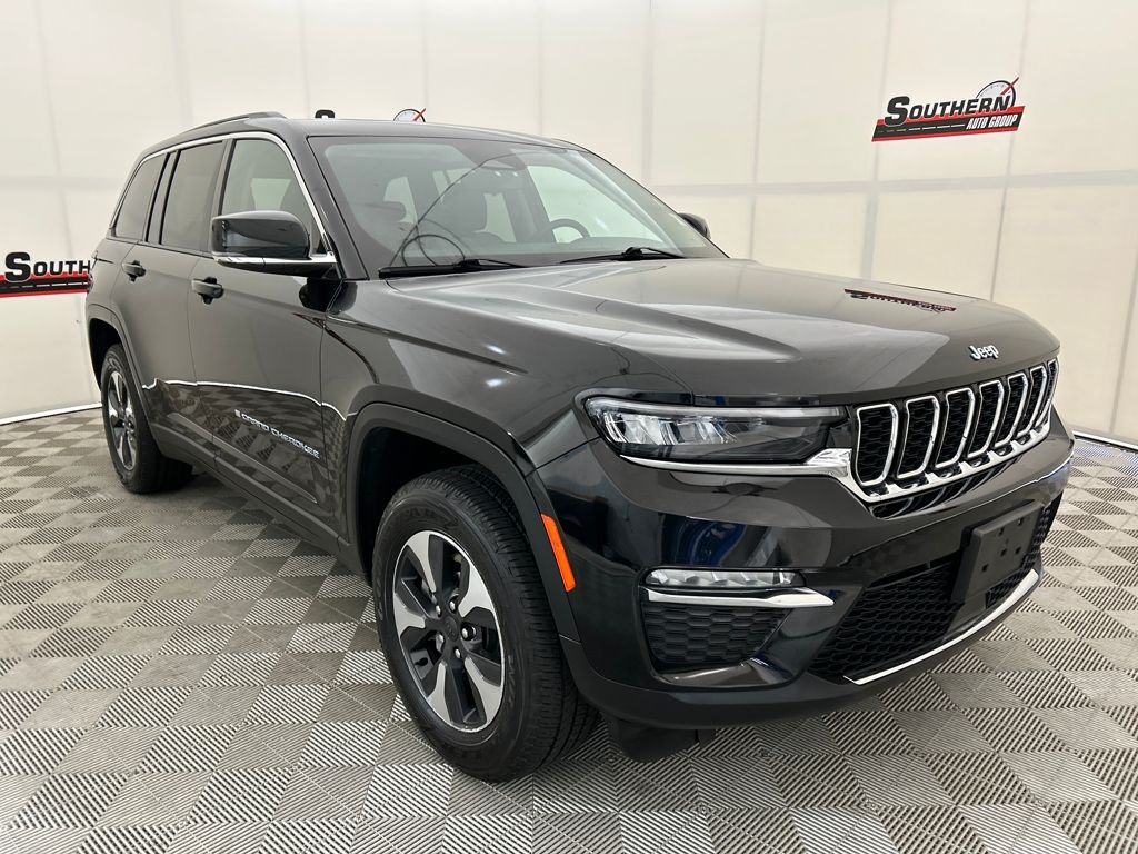 2024 Jeep Cherokee Limited 4xe photo 4