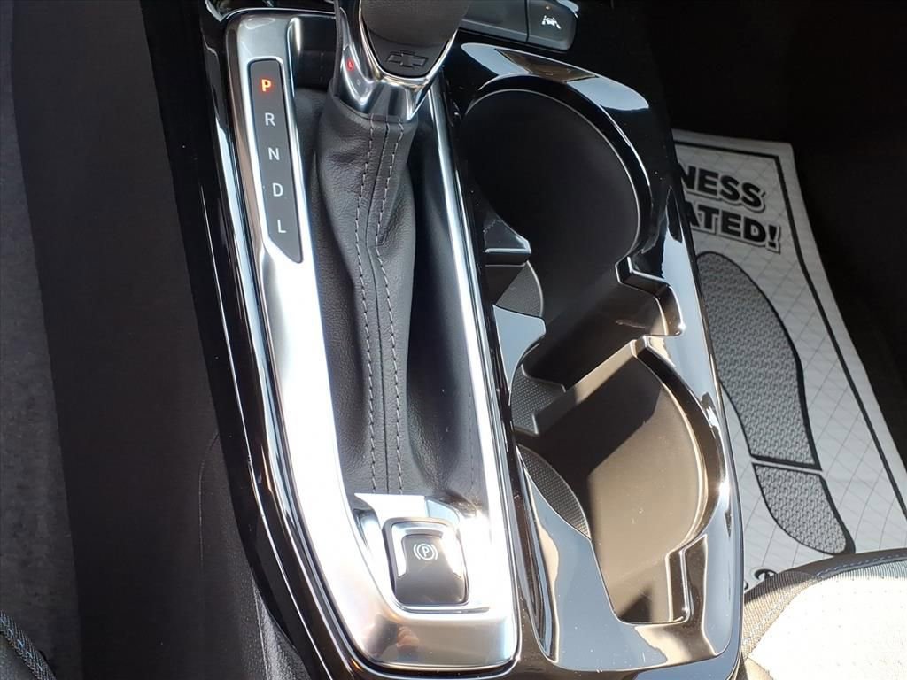 2025 Chevrolet Trax LT photo 14
