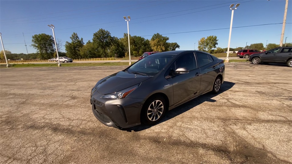 2019 Toyota Prius Limited photo 4
